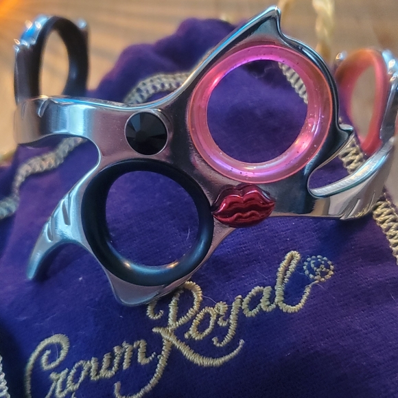 Hairstylist bracelet - Picture 1 of 3